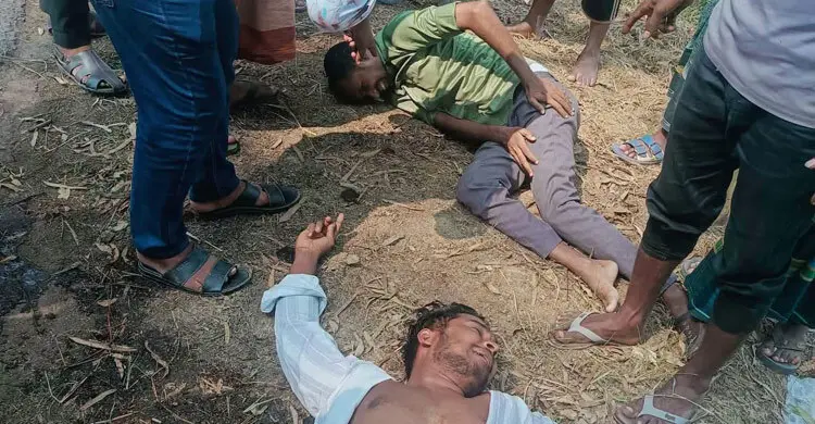 নওগাঁয় দুই ব্যাংক কর্মকর্তাকে পিটিয়ে ৩৪ লাখ টাকা ছিনতাই